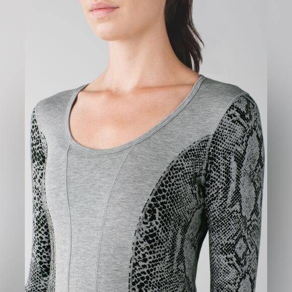 Lululemon Between The Lines Long Sleeve Heathered Grey/Desert Snake Deep Coal 4 - Picture 3 of 12